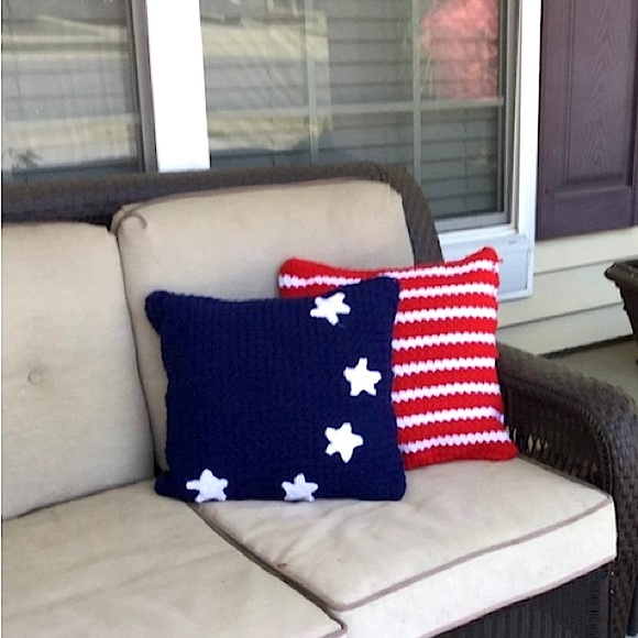 Hand Crafted Patriotic Knit Throw Pillow Cover 18 x 18 Crochet Blue White Stars - Picture 8 of 9